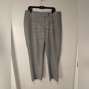 Jones Studio Black and White Dress Pants with Geometric Pattern